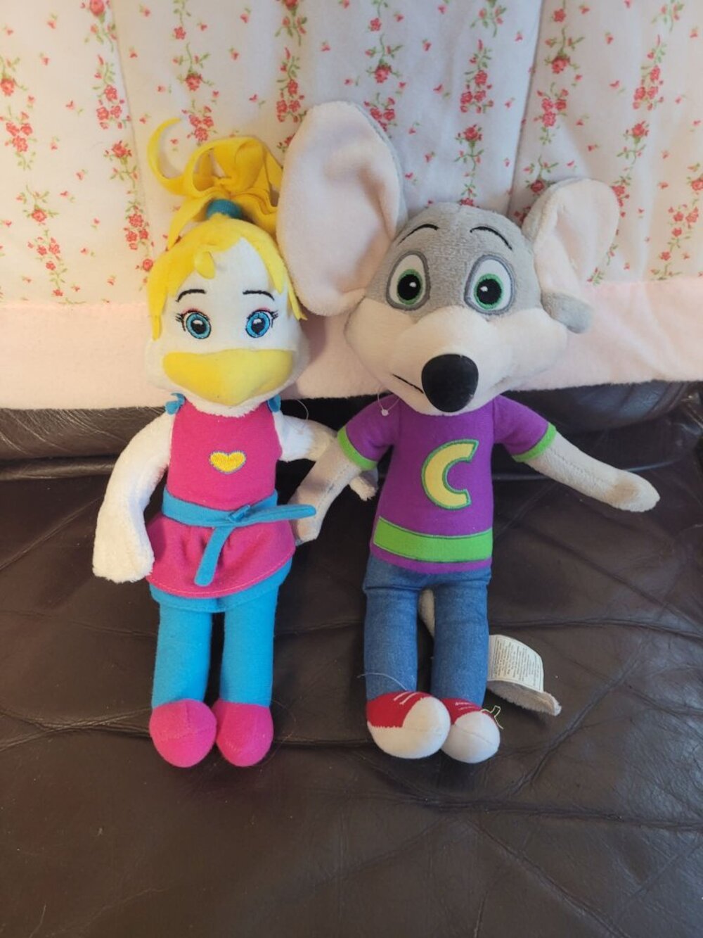 Chuck E Cheese & Helen Henny Plush Lot 2013 Arcade Prize Mascot Stuffed Animals